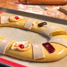 Load image into Gallery viewer, PRE-RECORDED 🎥 Traditional Rosca de Reyes 👑 online class!