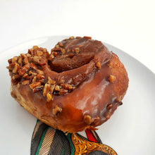Load image into Gallery viewer, PRE-RECORDED 🎥 Sticky buns online class 🍞