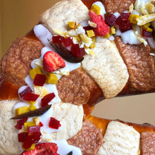 Load image into Gallery viewer, PRE-RECORDED 🎥 Cream Cheese &amp; Jam Rosca de Reyes 🍓 online class!
